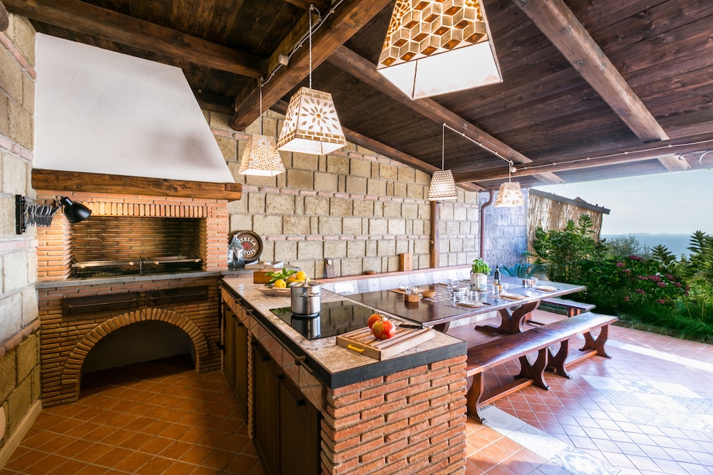Luxury Villa with breathtaking Seaview, pool, BBQ