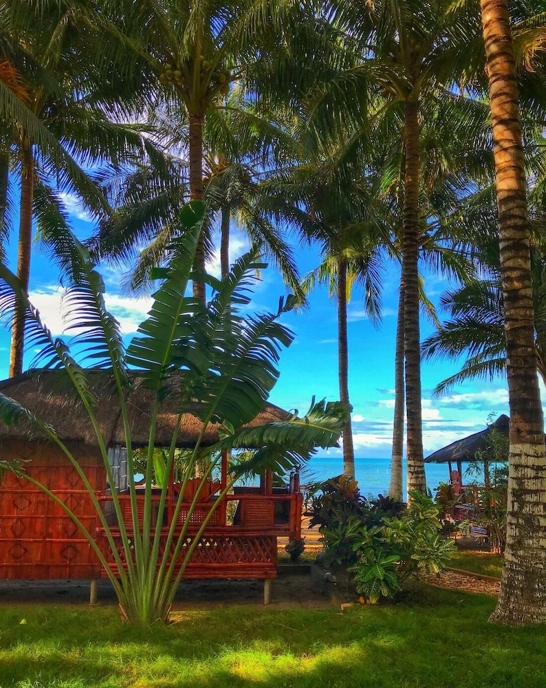 Nichos Island Resort