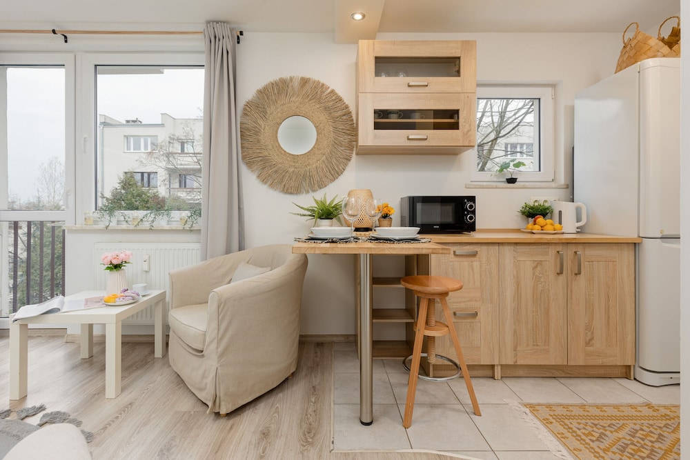 Light Studio With Balcony by Renters view 4