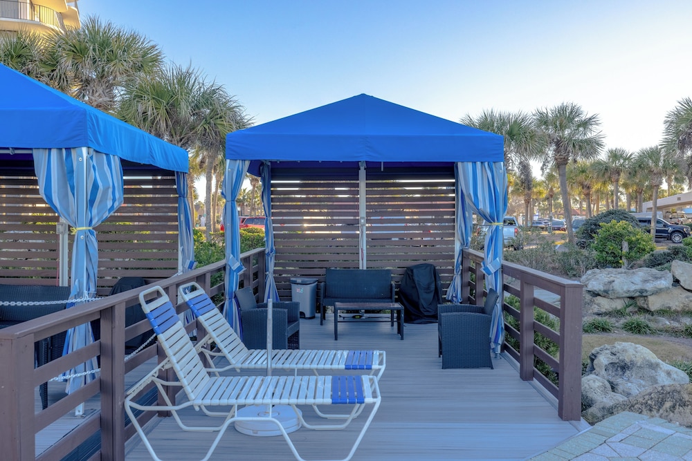 2BR Condo in Edgewater Resort With Golf, Tennis, Pools & Free Tram Service!