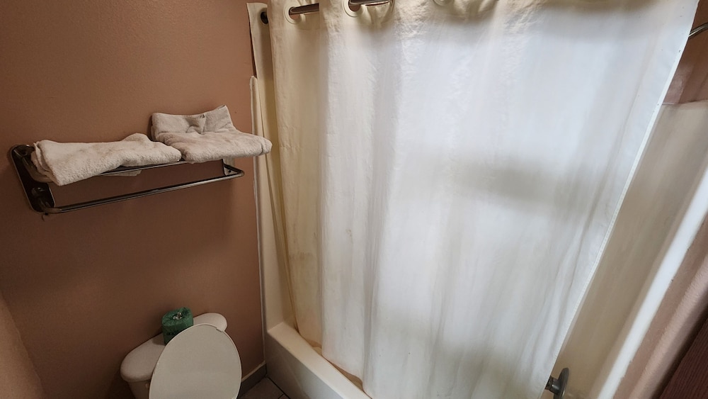 Capital O Fairway Inn - Baytown La Porte TX