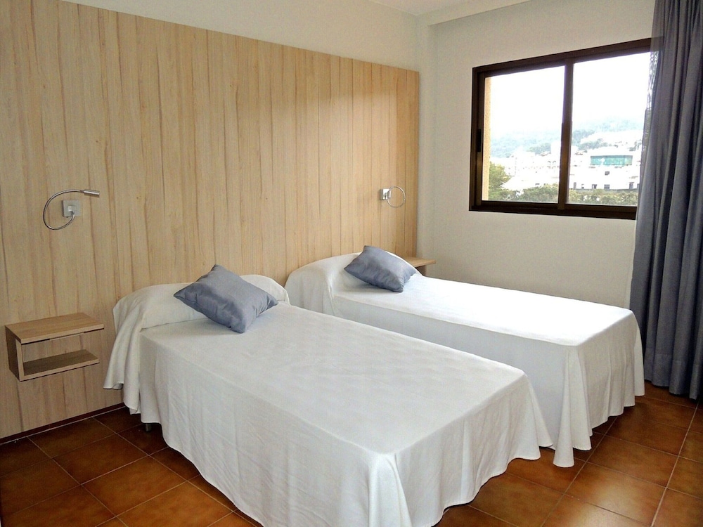 Aparthotel Tossa Park in Tossa de Mar Near Beach