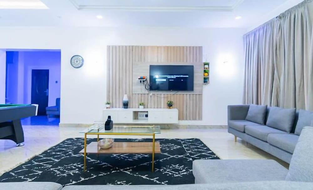 DE CALMA APARTMENTS