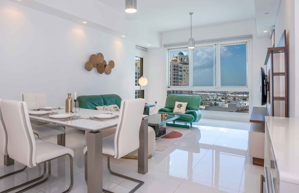 Spacious 2BR Marina Residence 4