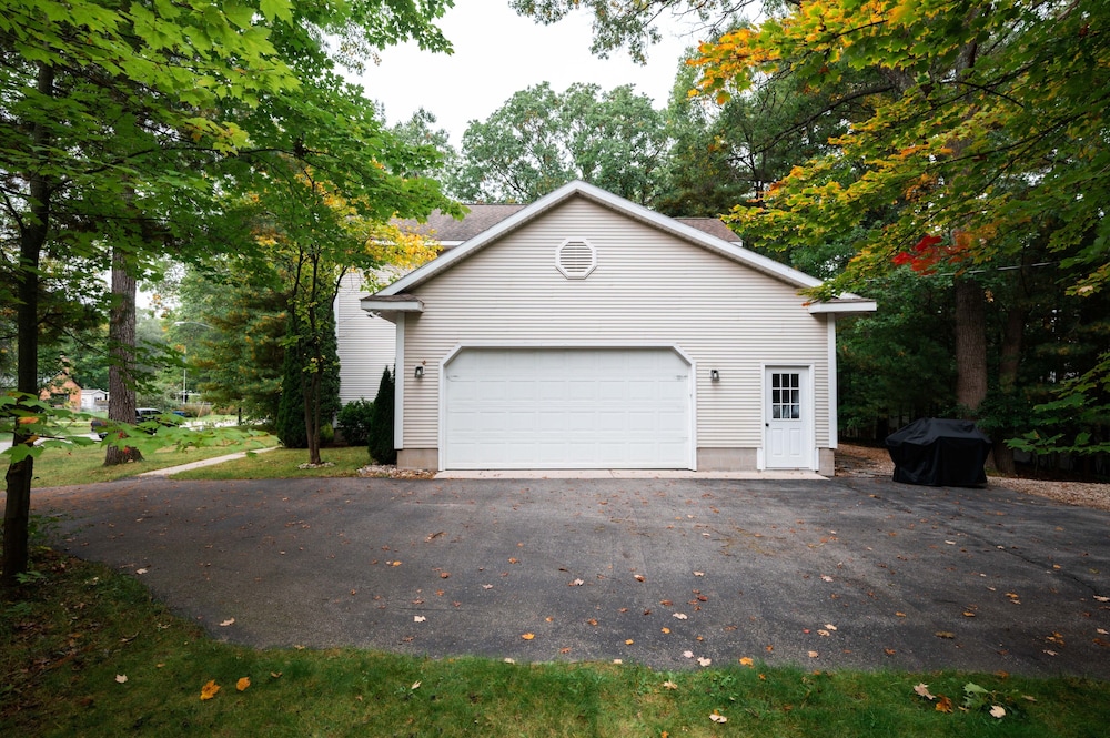 Gorgeous 2BDR Home near Downtown