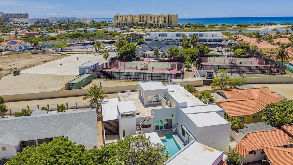 4 4 5 Rooftoppoolpingponggazebonear Ritz Beach