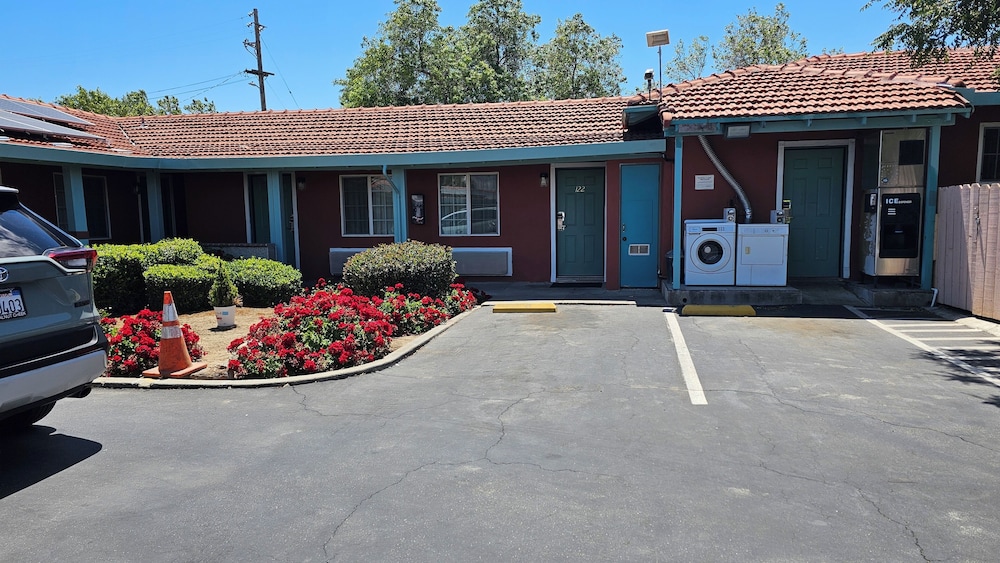 El Dorado Motel view 4