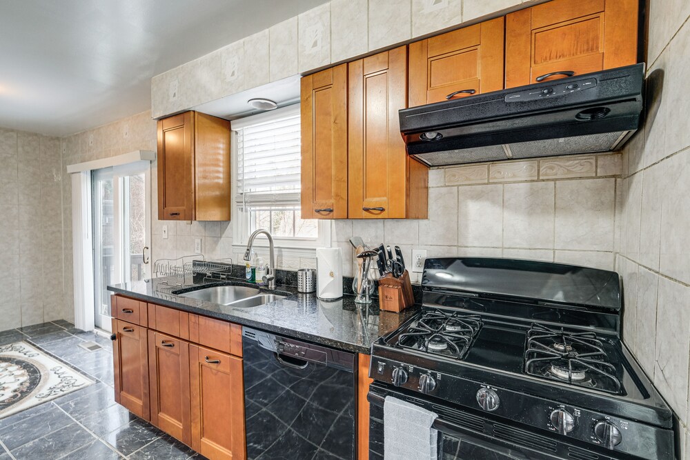 Pet-friendly Silver Spring Home: 2 Mi to Downtown! - Property Image 1