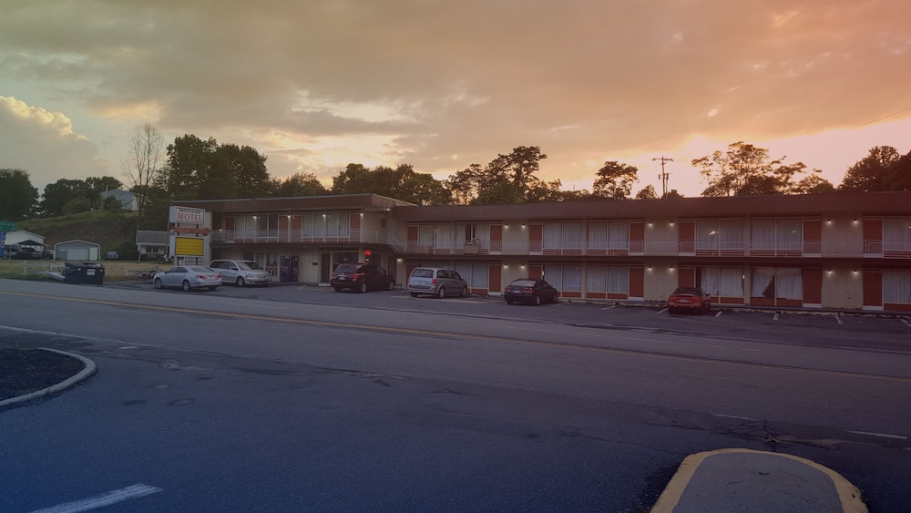 Breezwood Motel - Property Image 12