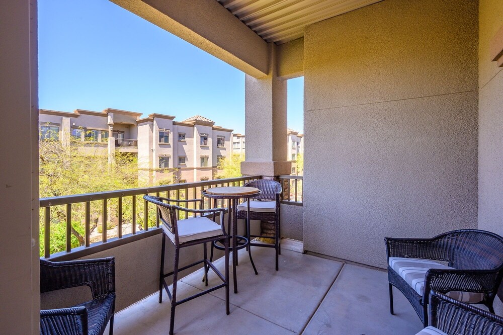 Villa Desert Ridge 2 Bedroom Condo by RedAwning view 3