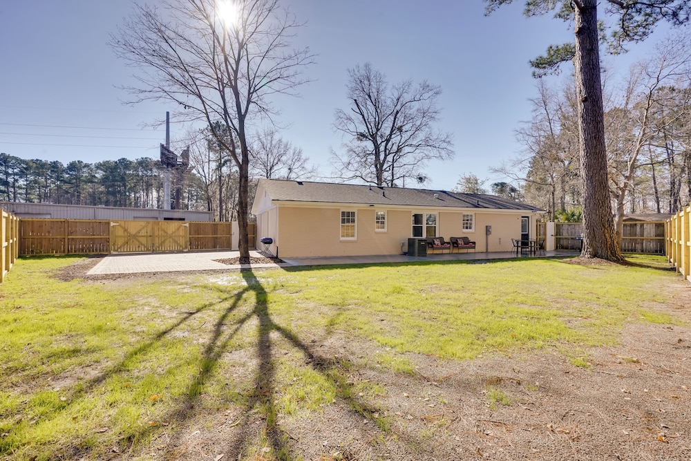 Patio + Yard: Family Home in North Charleston