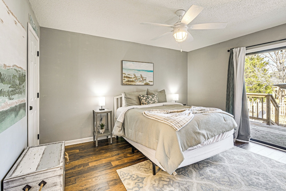 1 Mi to Broadway at the Beach: Home w/ Large Yard!