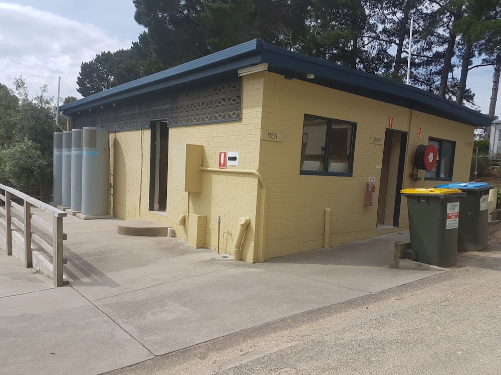 Lakes Caravilla Caravan Park