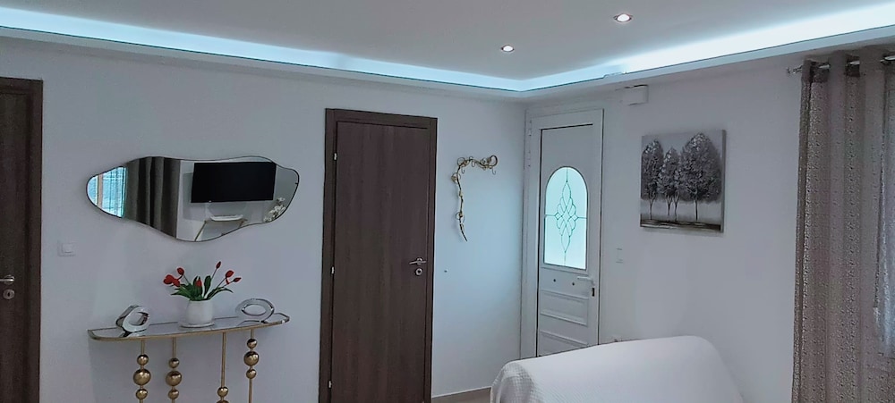 SkyFrame Apartments