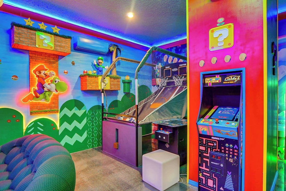 Epic 10br Solara Retreat, Themed Fun & Pool