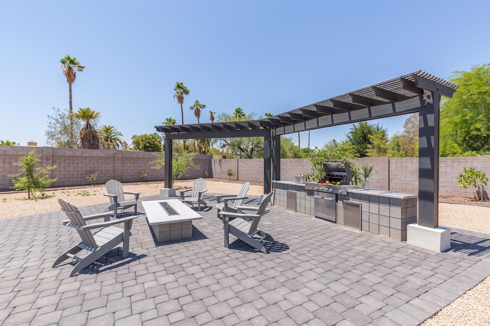 Sport & Splash - Pickle Ball - Sports Court -pool & Spa