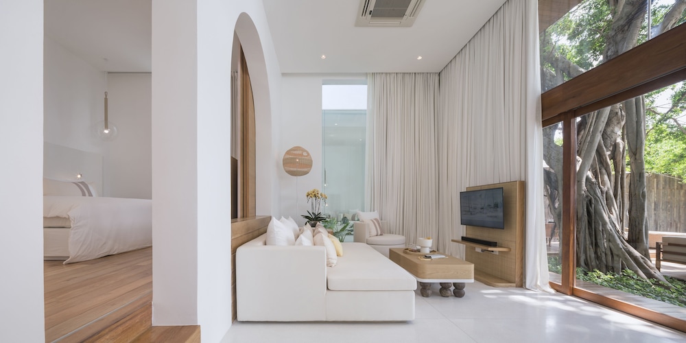 SALA Samui Chaweng Beach Resort