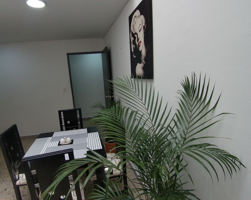 House Hotel Sweet Home Apt 3 Bedrooms 203
