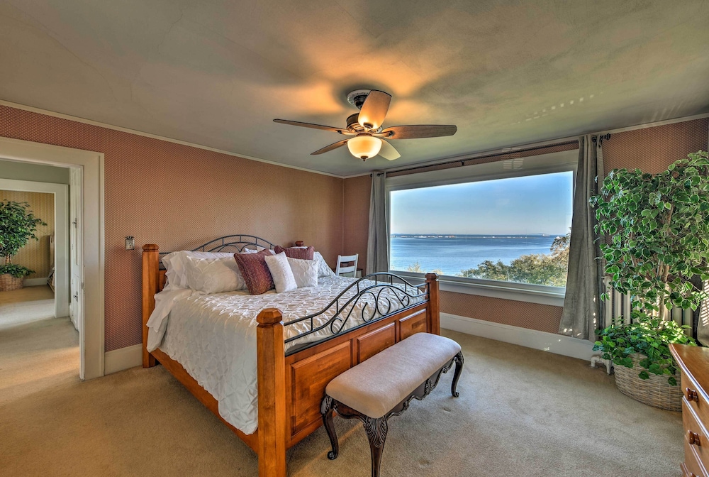 Waterfront Port Angeles Home w/ Harbor Views view 2