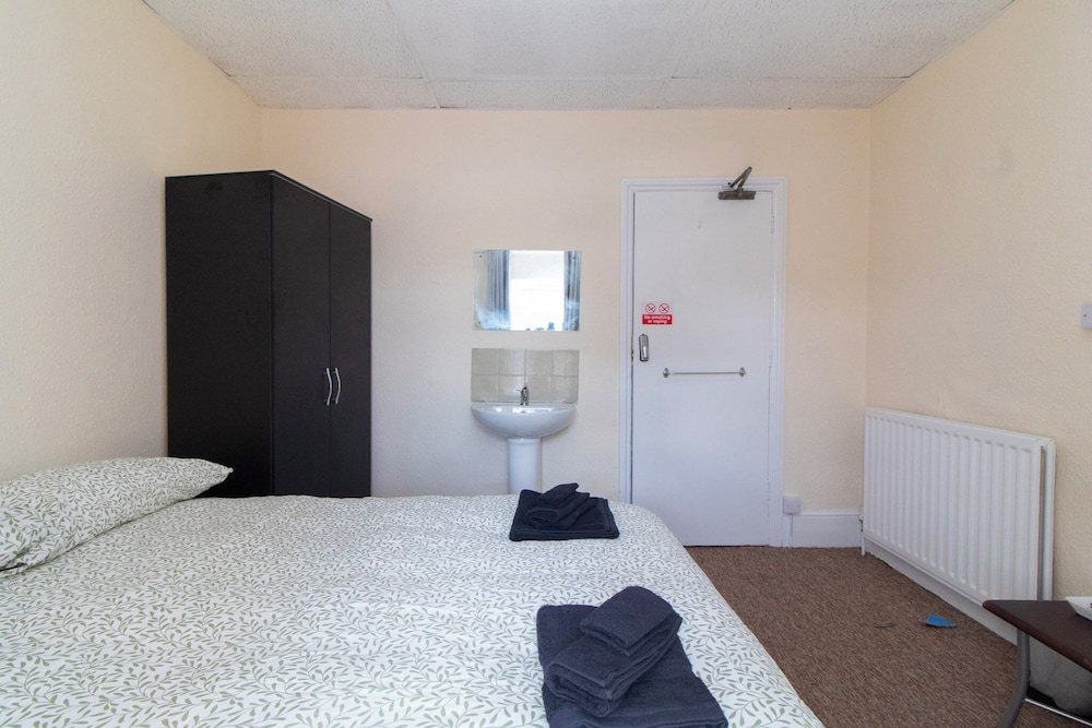 Brookvale Guest House Room 10