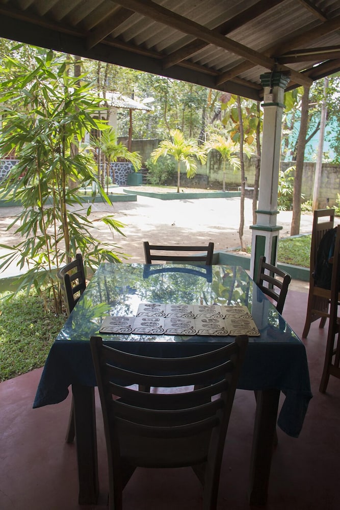 Thuruliya Lodge Habarana