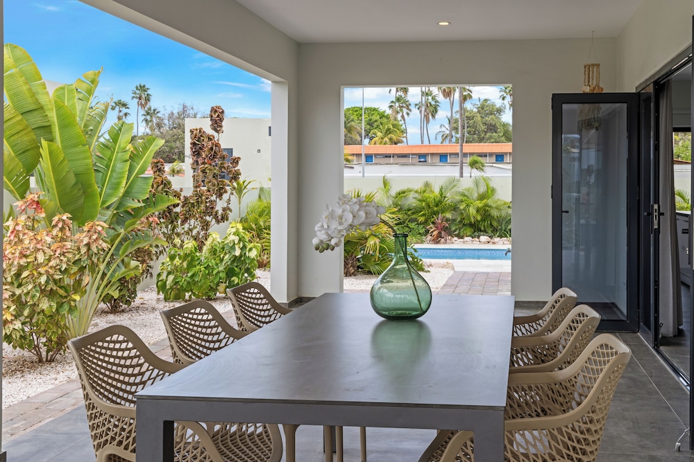 Villa Jasmijn with private pool, at Mambo Beach