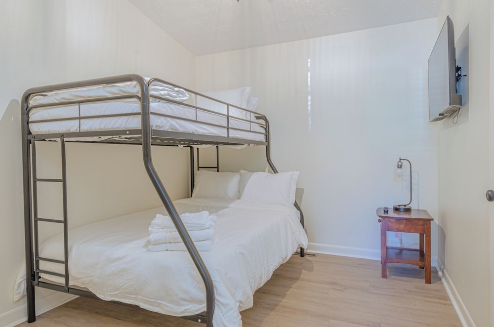 The Columbus Collective 4Bed with games