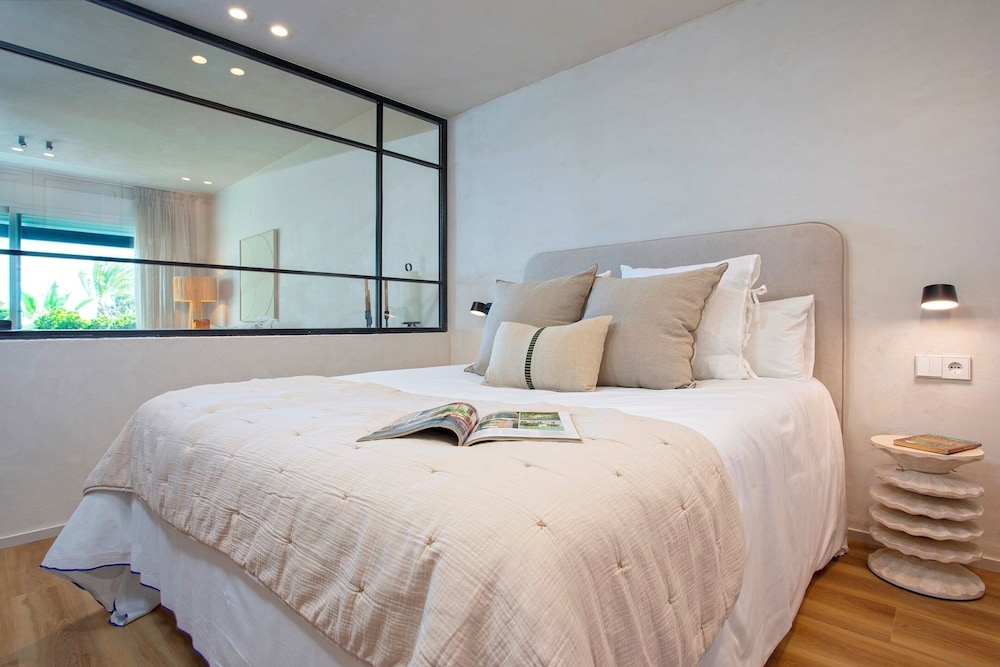 Exclusive Loft With Private Terrace in Marbella. Incosol II