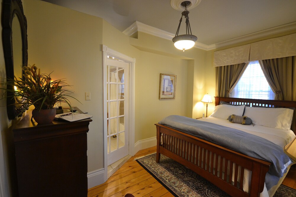 The Briarwood B&B