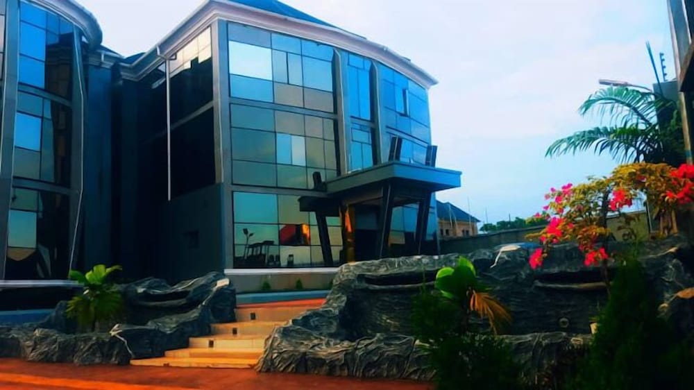 One World Luxury Hotel
