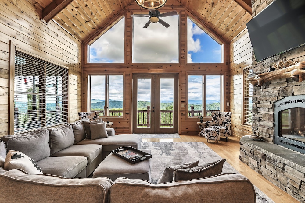 Game Rooms + Views: Spacious Mtn Cabin in Murphy! view 3
