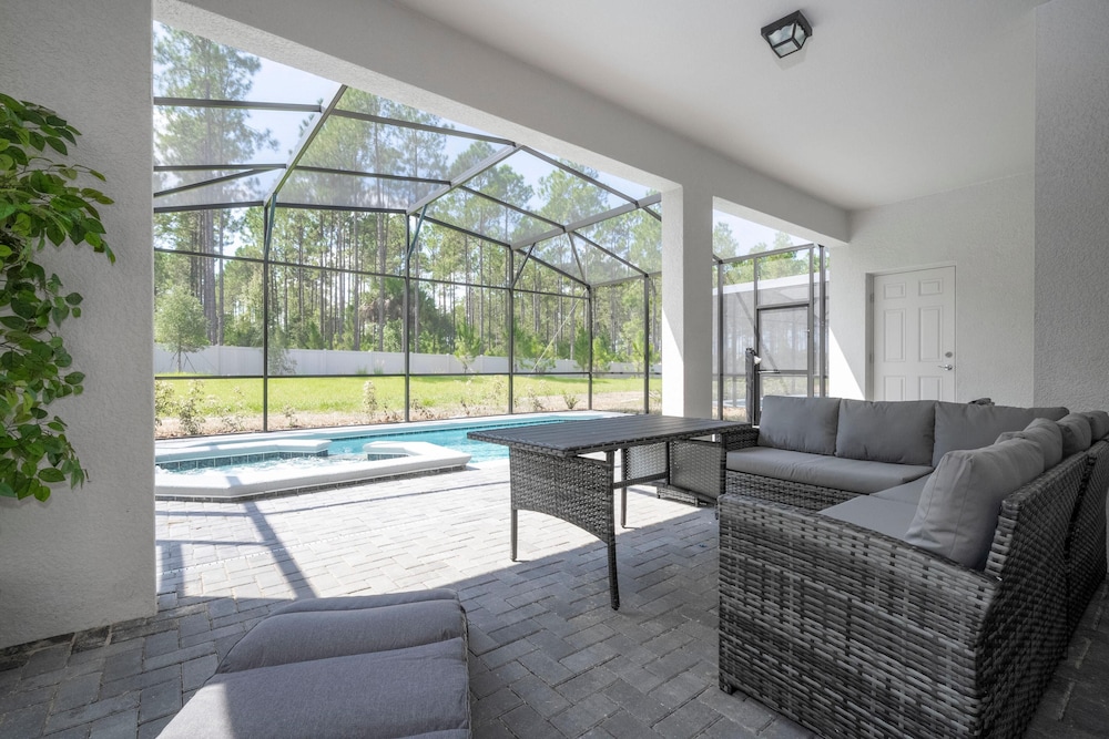 4446 KR - 7BR Luxury Villa Opulent Oasis