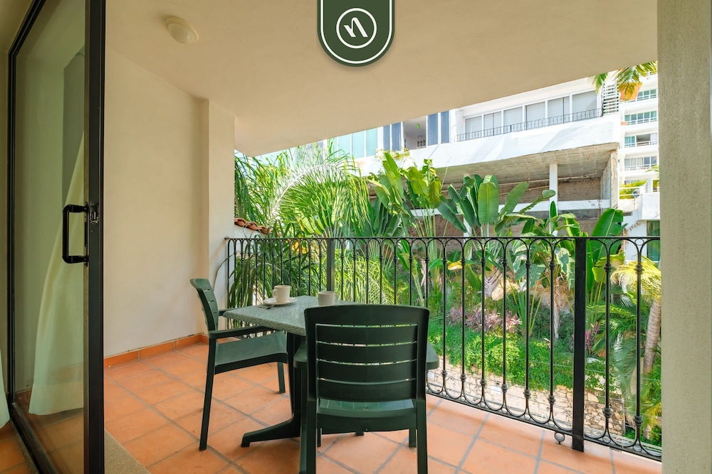 One Beach Street 310 C