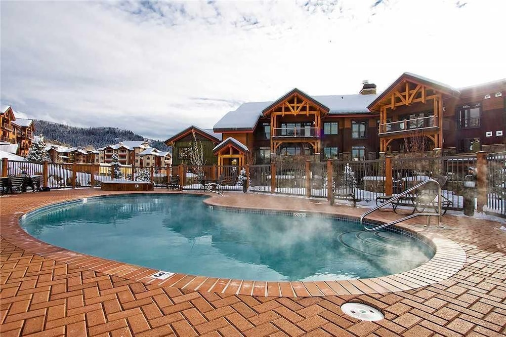 6110 Bear Lodge, Trappeur's Crossing Apartment 3