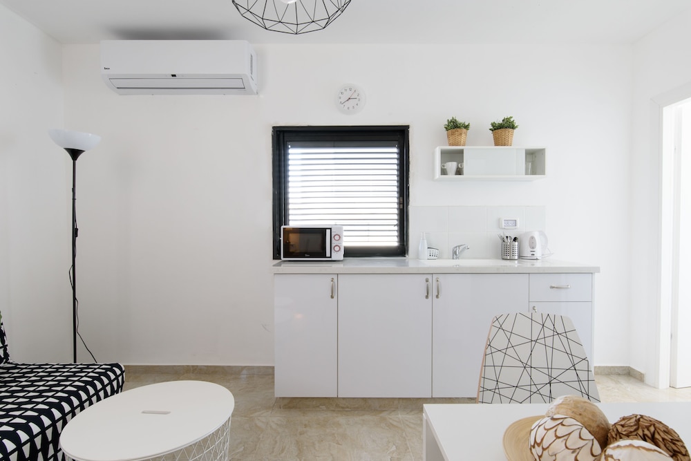 Beach View Apartments And Studio