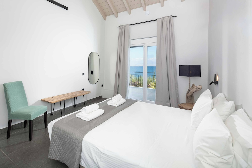 Villa Apanemia Mare