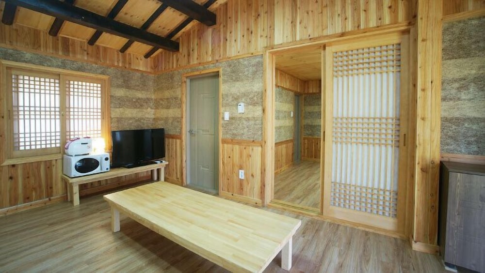 Chan's House Pension