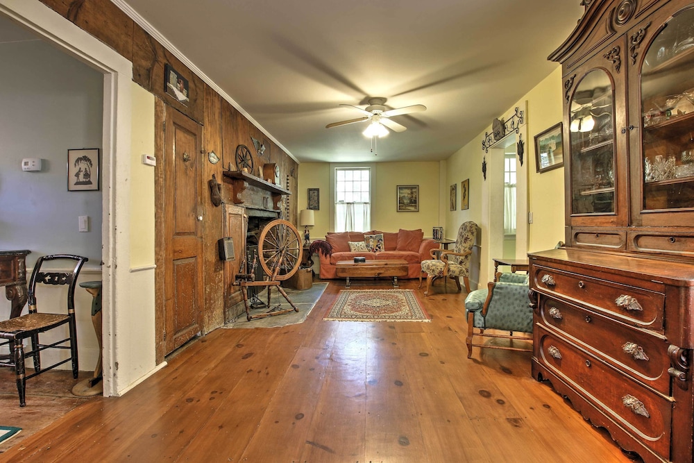Historic Huntington Home - Walk to Westfield River view 3