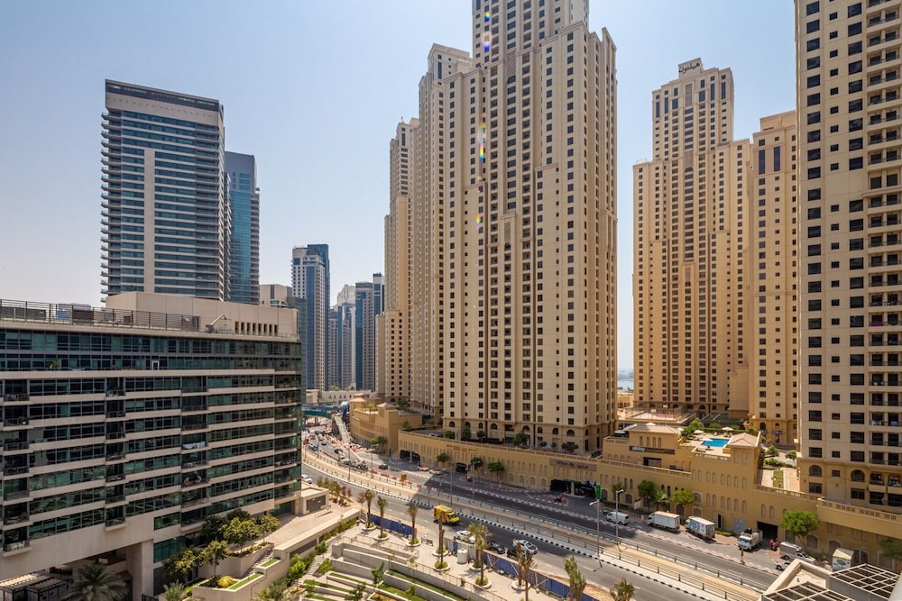 Dazzling & Artistic Studio Apartment In Dubai Marina