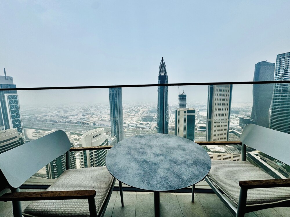 Venduras -Majestic Luxe 2BR Address Opera