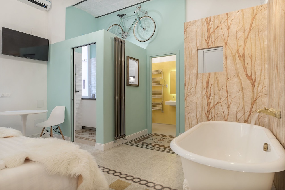 Romantic Vintage Colosseum Apartment