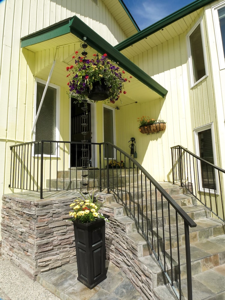 A View of the Lake Bed & Breakfast