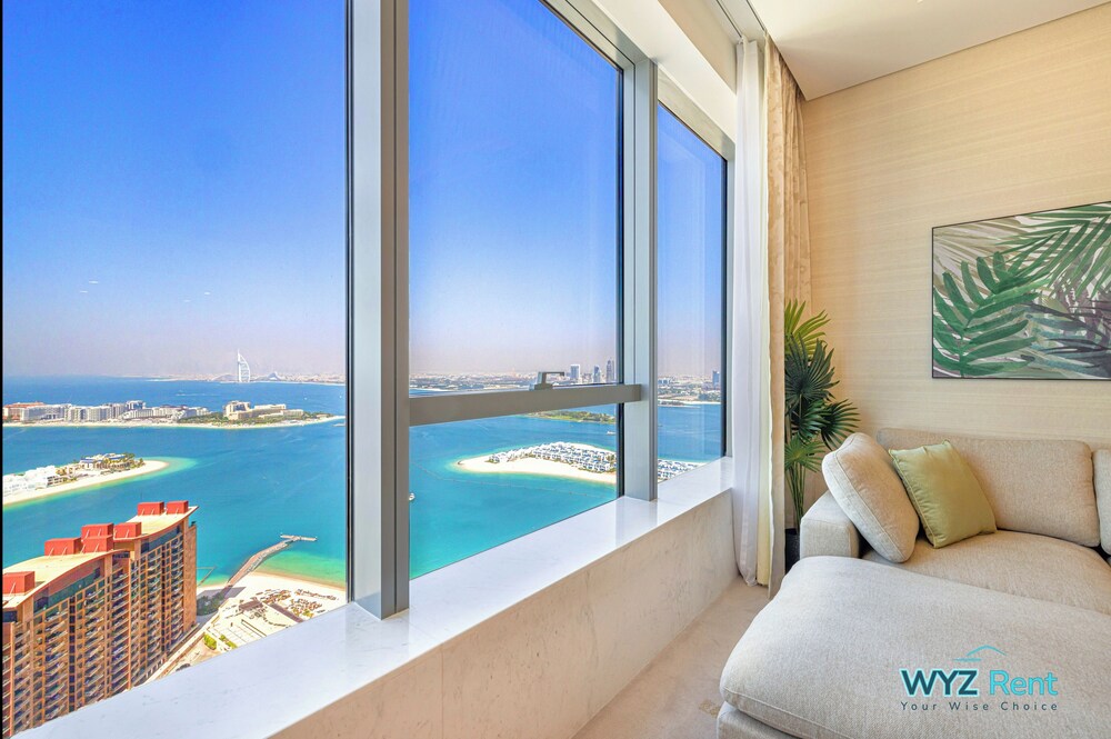 Luxurious St Regis 1 Bed Palm View