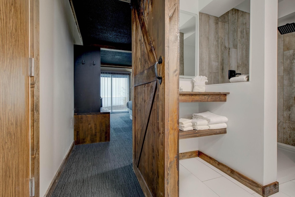 Lexington Vacations - Hotel Lex - Property Image 40