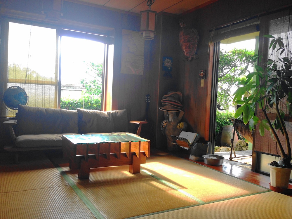 Hotel Hibiscus - Hostel