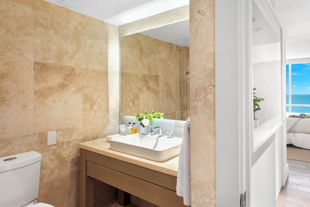 Luxury Vacation Rentals at 1 Hotel & Homes by LRMB