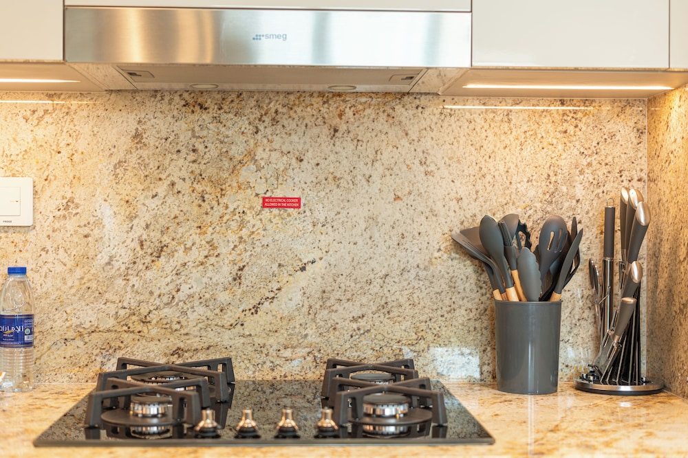 PVH - 1BR - Imperial Avenue