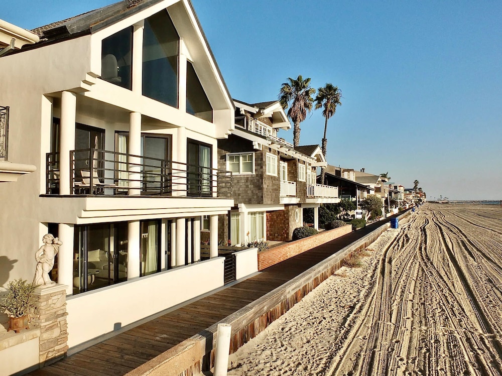 Beachfront Estate - LB Peninsula