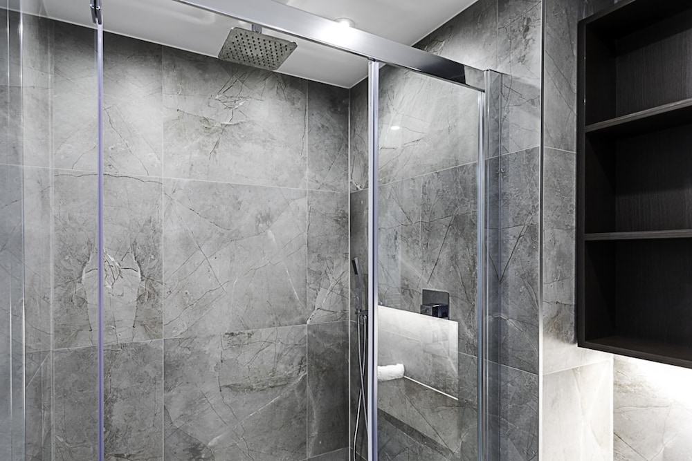 Icon Tower Flat IV
