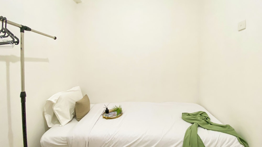 Homey And Modern 2Br At Green Bay Pluit Apartment
